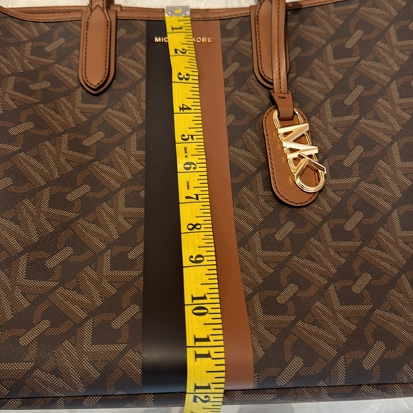 EUC Michael Kors Eliza Empire Logo Large Tote - Picture 11 of 13